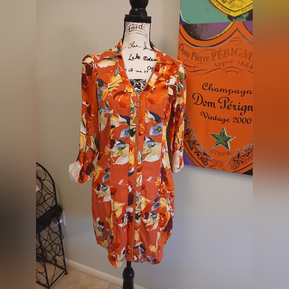 Vibrant Floral Button-Up Dress..GUESS